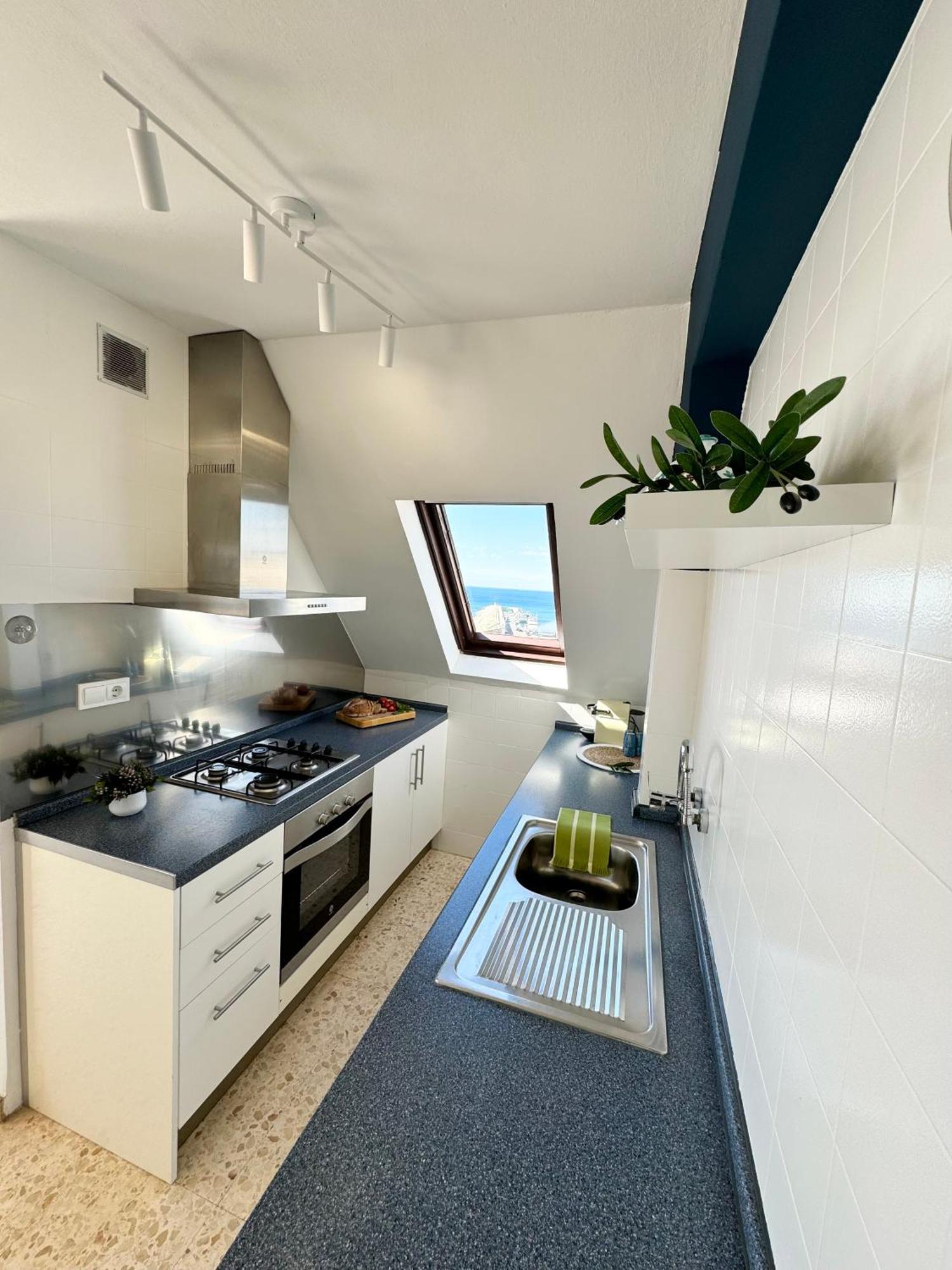 Charming Sea Front 3 Bedroom Apartment - Incredible Views! L'Ametlla de Mar Luaran gambar